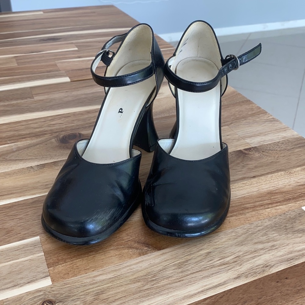 Fat heel babydoll shoes